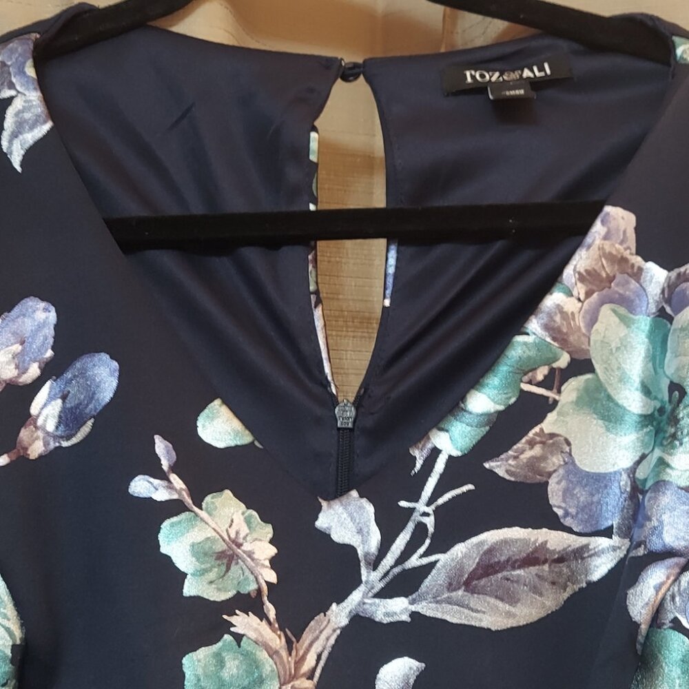 Roz & Ali Dress - Picture 4 of 6